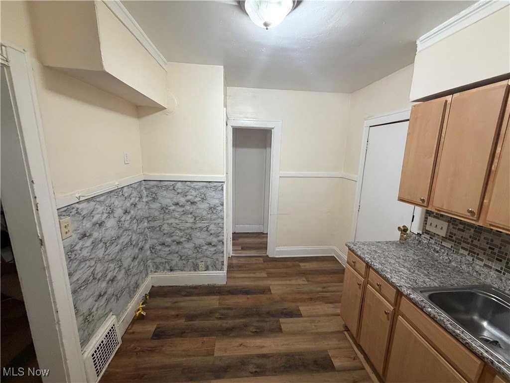 924 Helmsdale Road #1DOWN - Photo 7 of 10