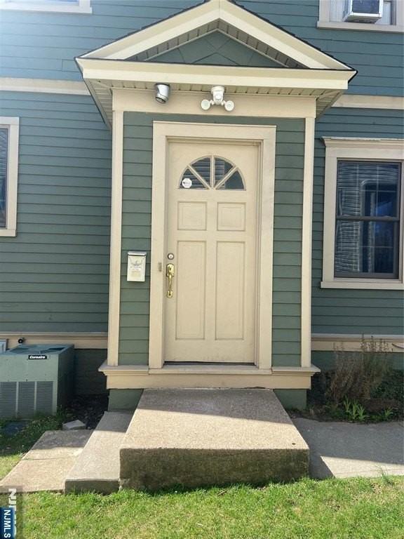 332 Terrace Avenue - Photo 2 of 18