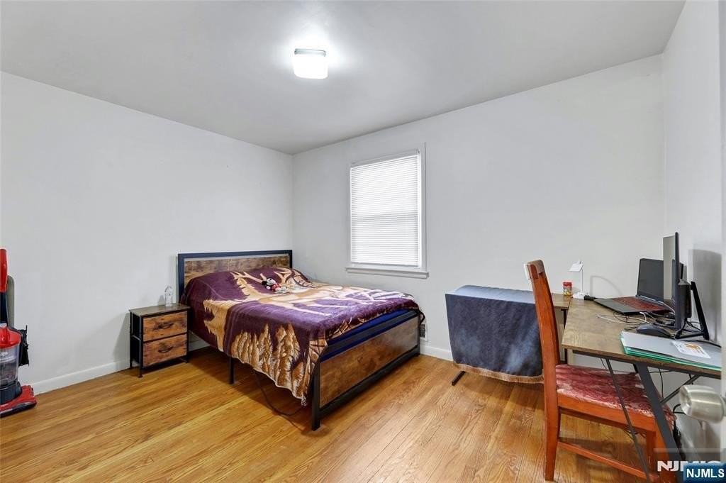 188 Luddington Avenue - Photo 7 of 15