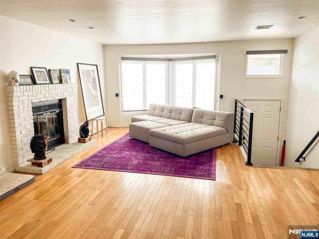 441 Westview Place - Photo 2 of 27