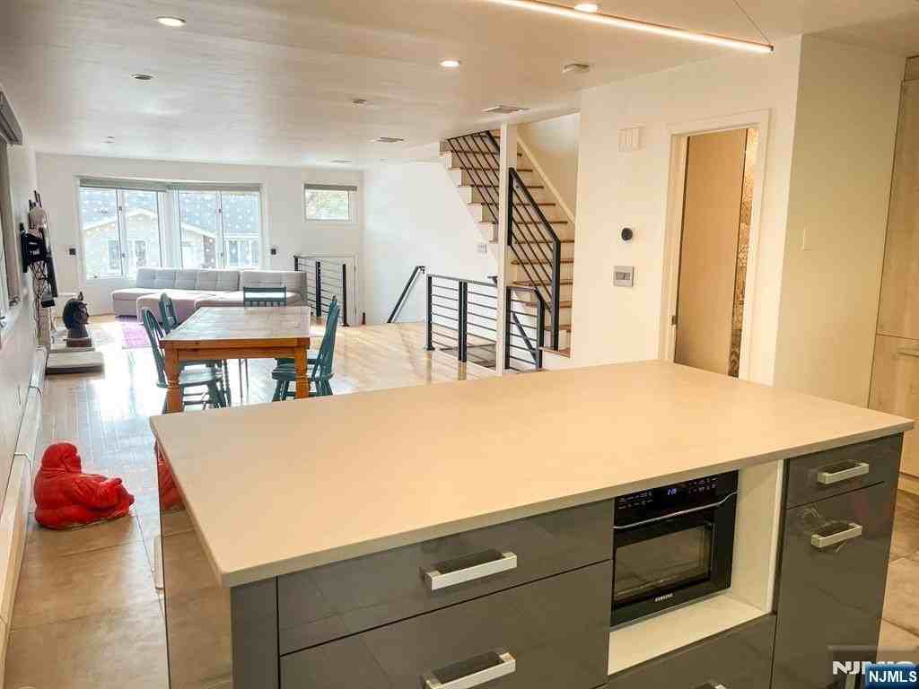 441 Westview Place - Photo 3 of 27