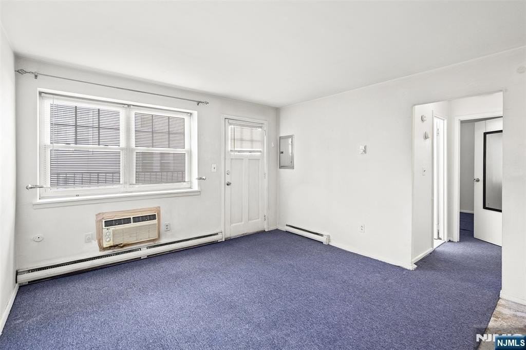 64 Poplar Ave Apt A7 - Photo 2 of 10