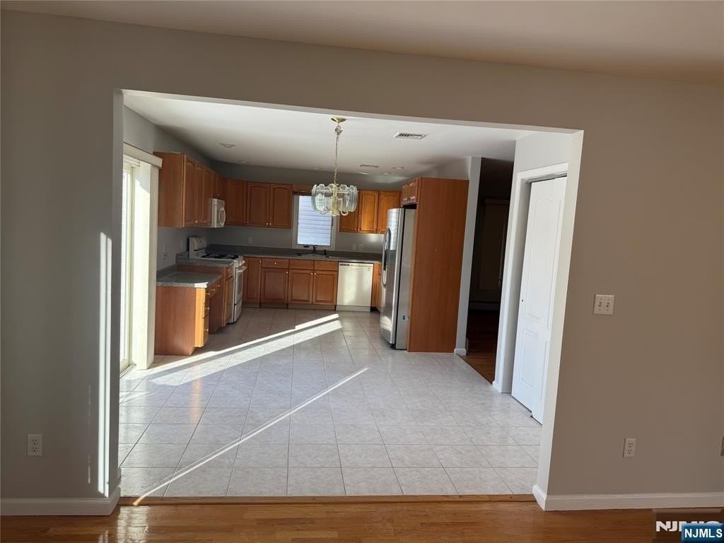 115 East Central Boulevard - Photo 2 of 12