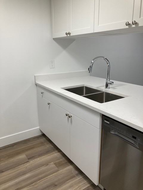633 West 8th Avenue - Photo 4 of 12