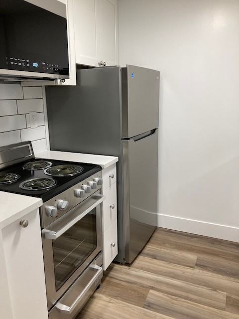 633 West 8th Avenue - Photo 3 of 12