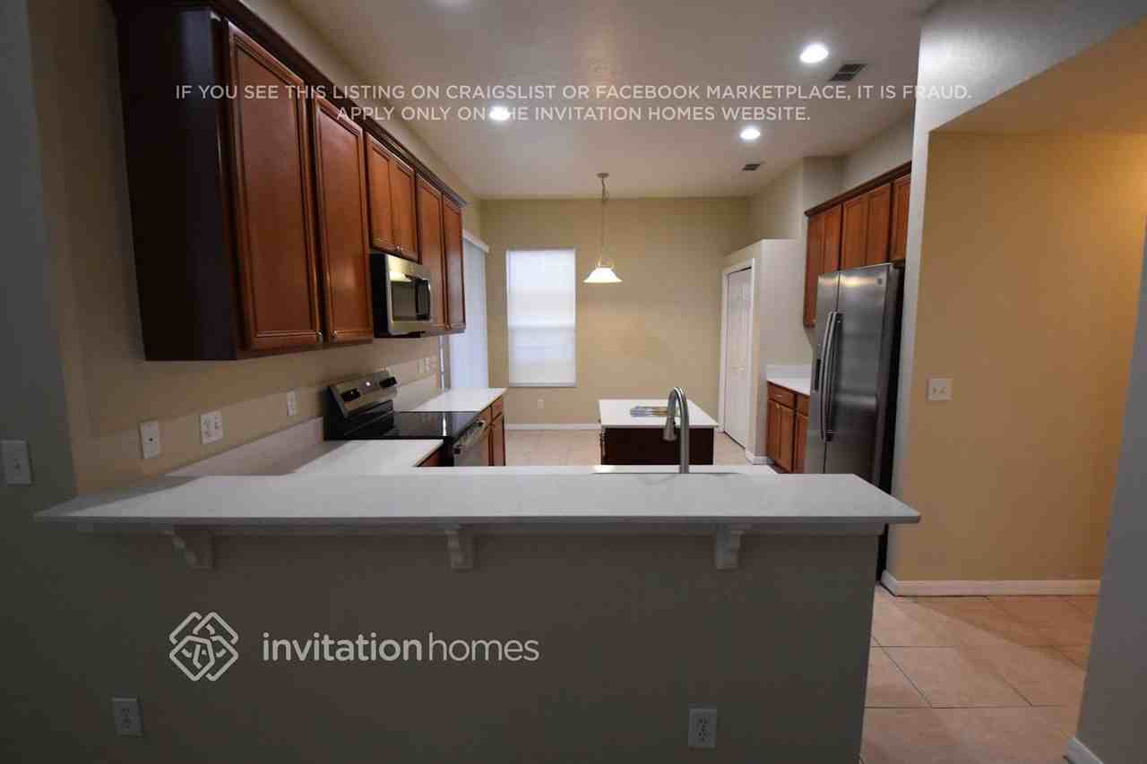 150 Summit Ash Way - Photo 3 of 14