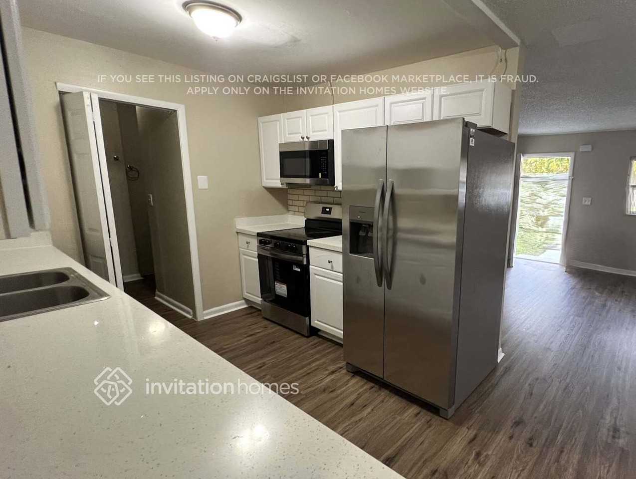 4972 Southwest 4th Street - Photo 7 of 15