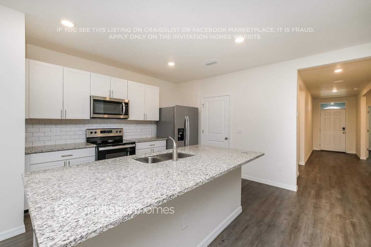 7723 Harbor Moor Drive - Photo 4 of 16