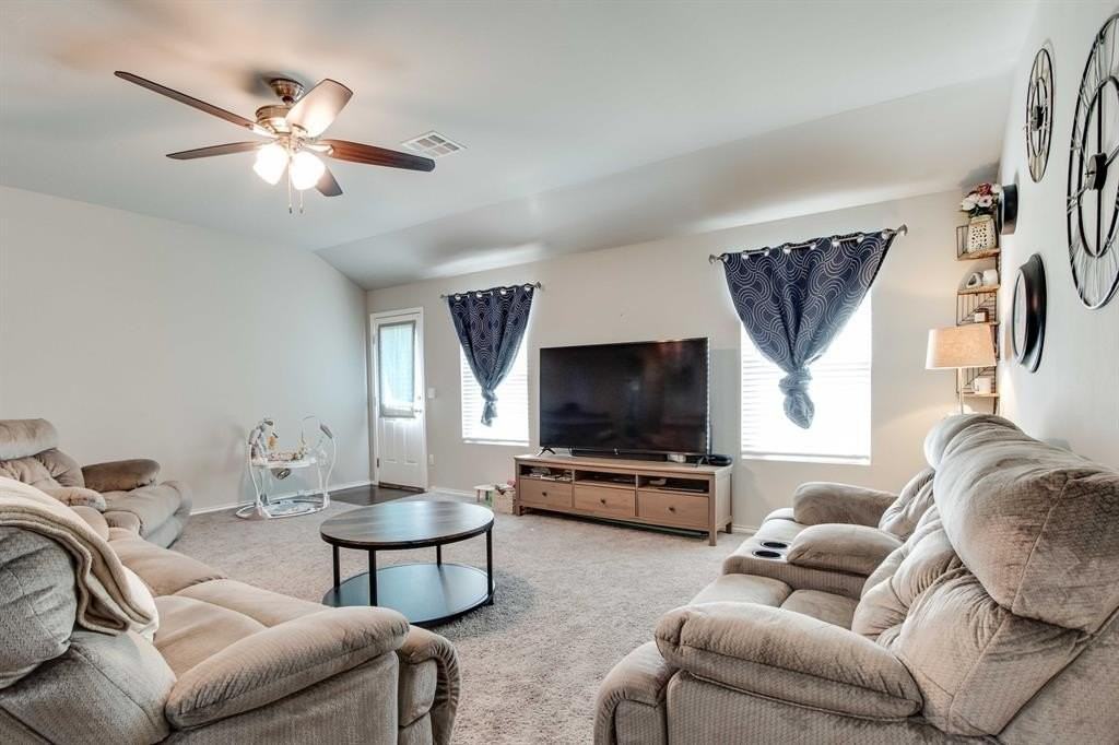 2217 Stella Rd - Photo 4 of 21