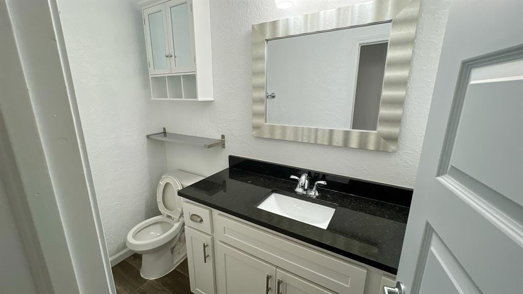 8401 Azurewood Drive - Photo 6 of 30