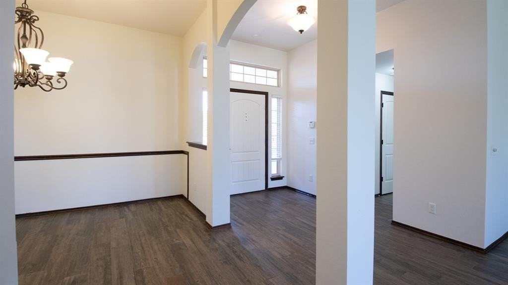 13049 Southwest 5th Street - Photo 7 of 30