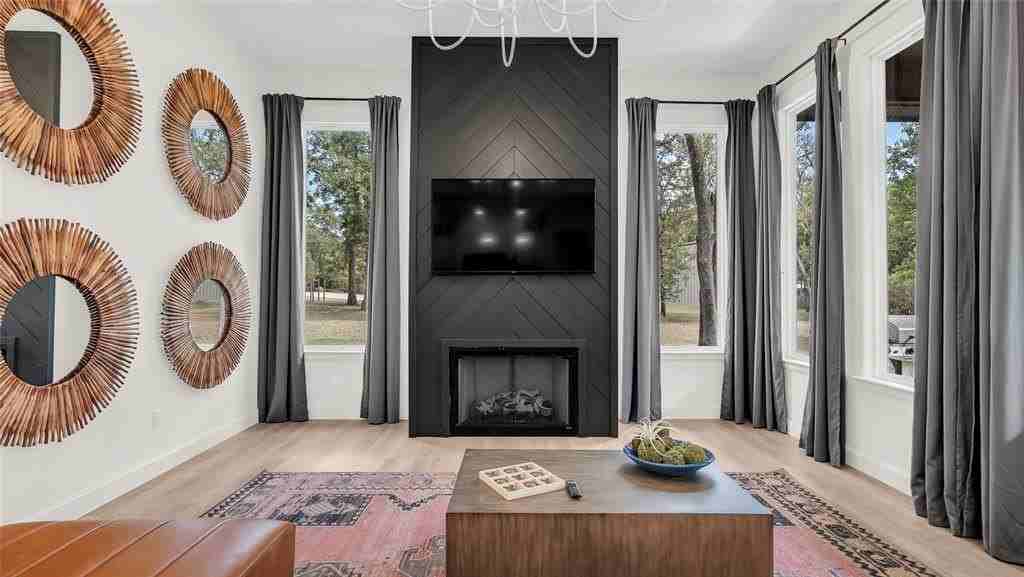 8913 Pear St - Photo 5 of 34