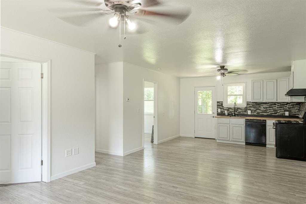 124 Brule Street - Photo 2 of 17