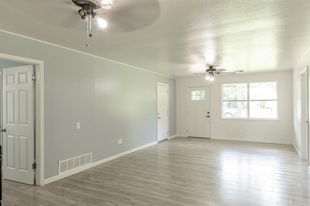 124 Brule Street - Photo 3 of 17