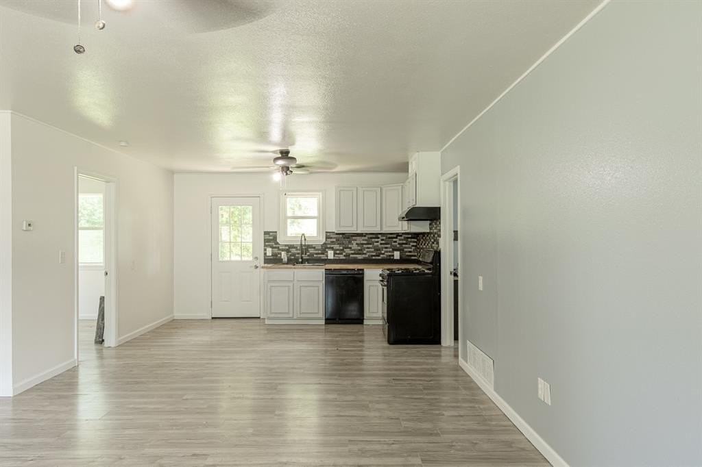 124 Brule Street - Photo 6 of 17