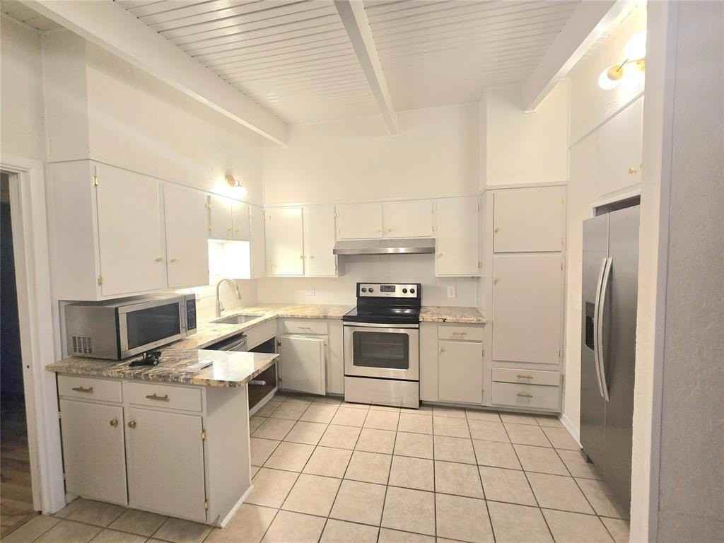 1919 Sumner Drive - Photo 4 of 12