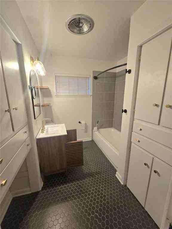 1919 Sumner Drive - Photo 7 of 12