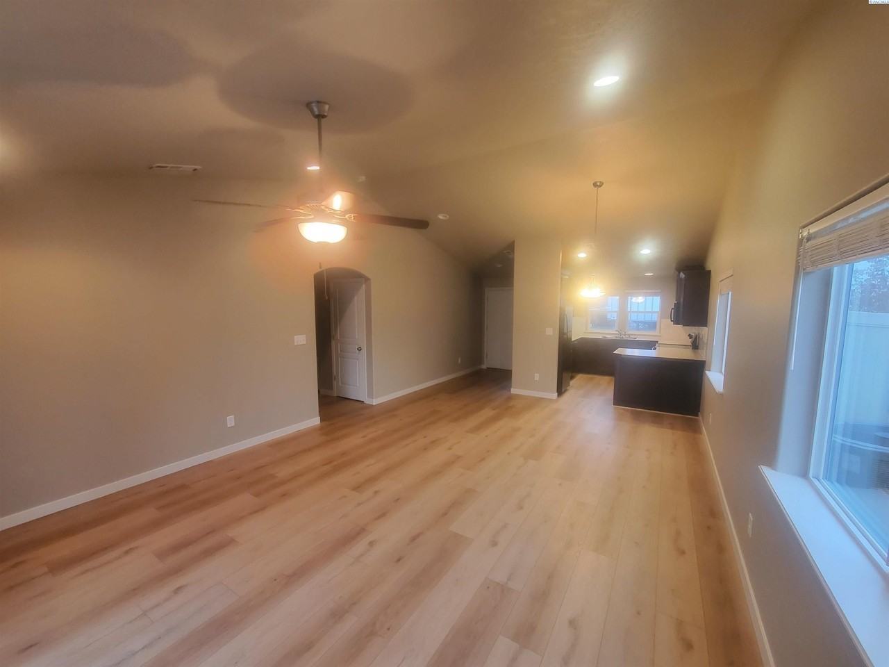 2129 West 23rd Avenue - Photo 4 of 20