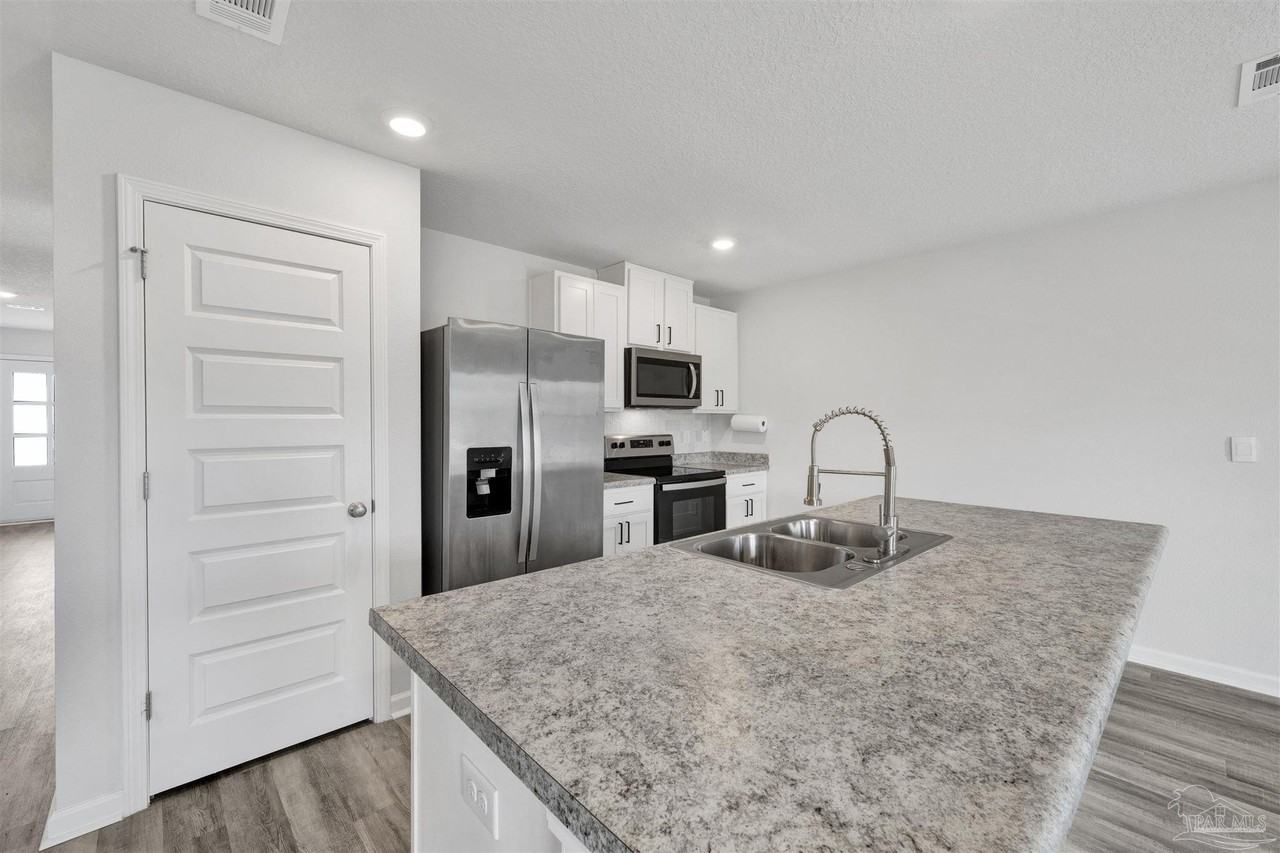 4366 Winged Elm Ct - Photo 6 of 25