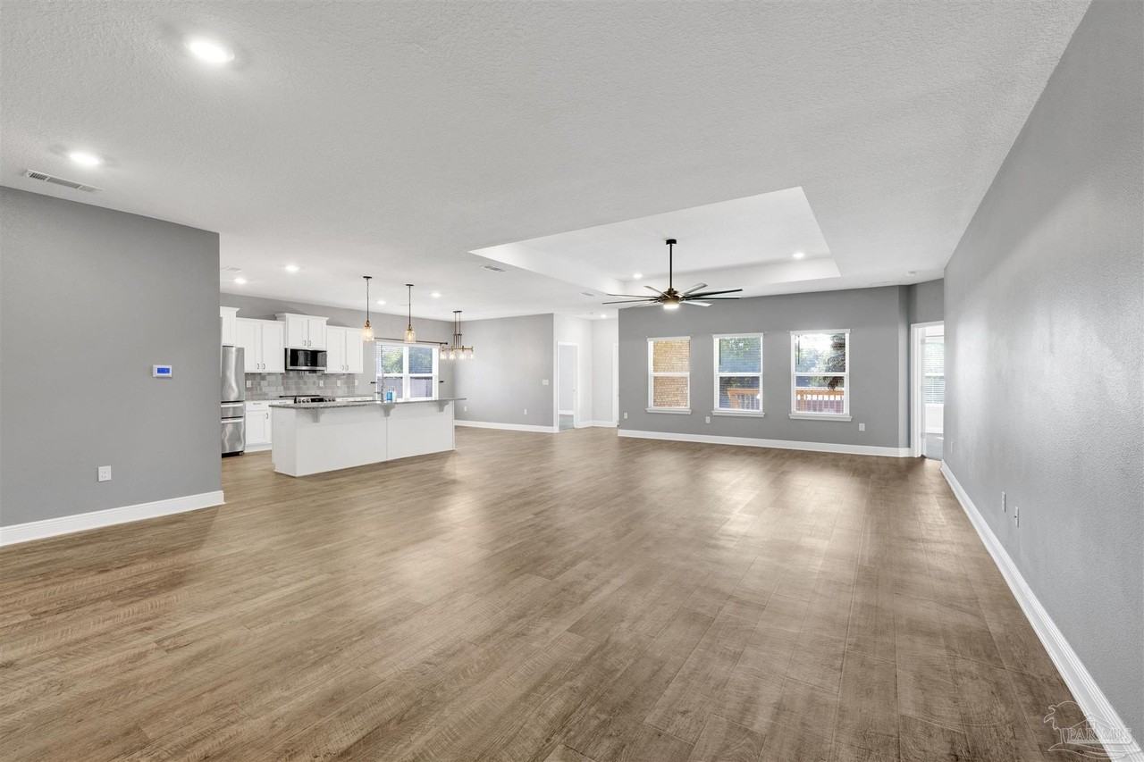 7907 Majestic Cypress Dr - Photo 7 of 36