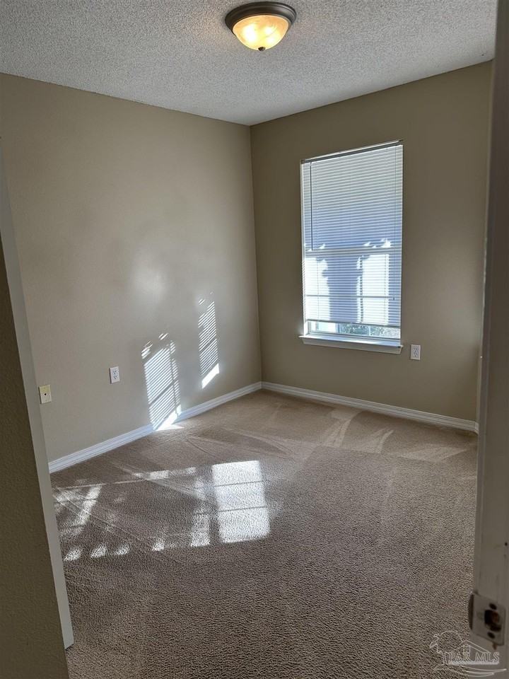 132 Wildflower Lane - Photo 4 of 23