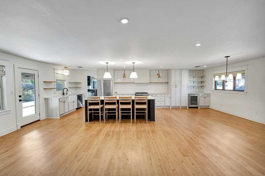 1609 Shell Avenue - Photo 2 of 24