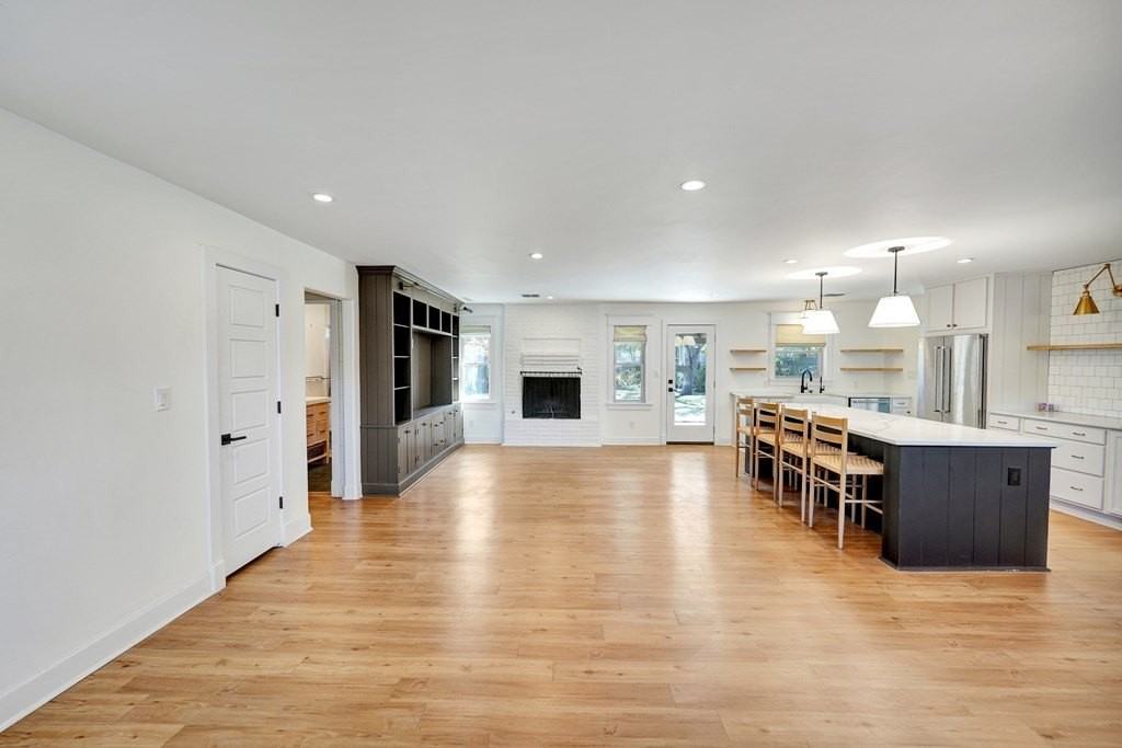 1609 Shell Avenue - Photo 3 of 24