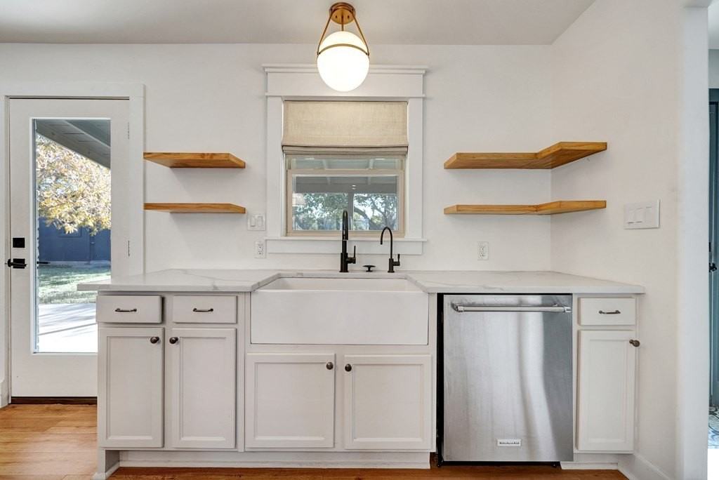 1609 Shell Avenue - Photo 7 of 24