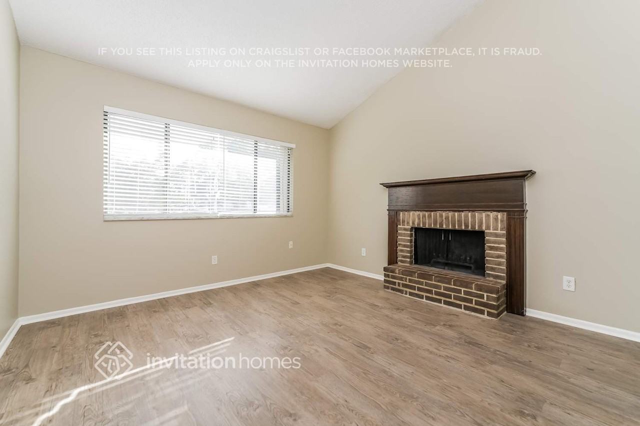 727 Coquina Ct - Photo 3 of 17