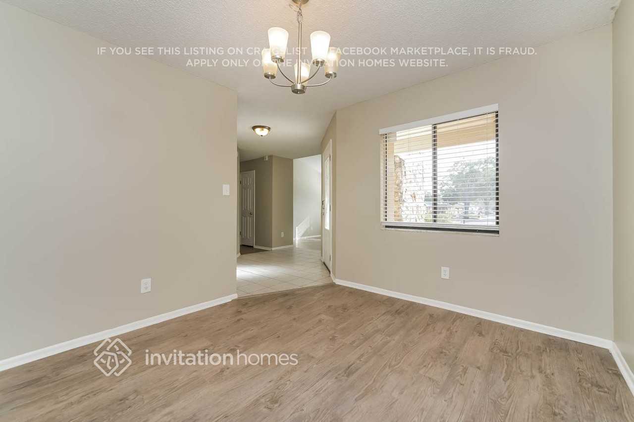 727 Coquina Ct - Photo 5 of 17