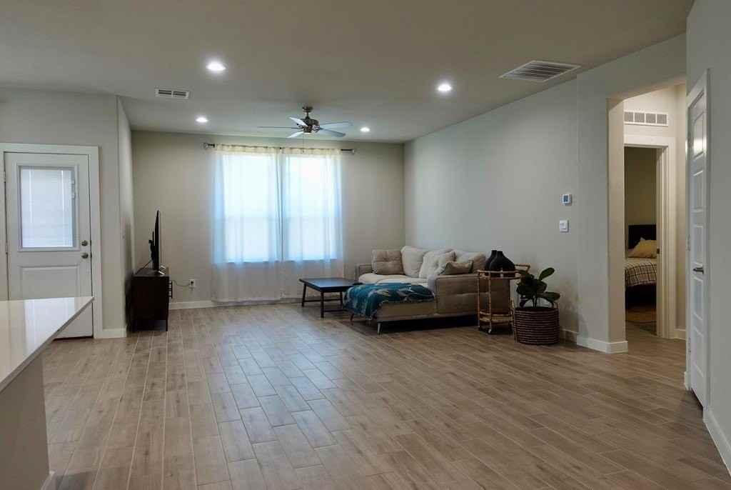 Raleigh Point Dr - Photo 6 of 39