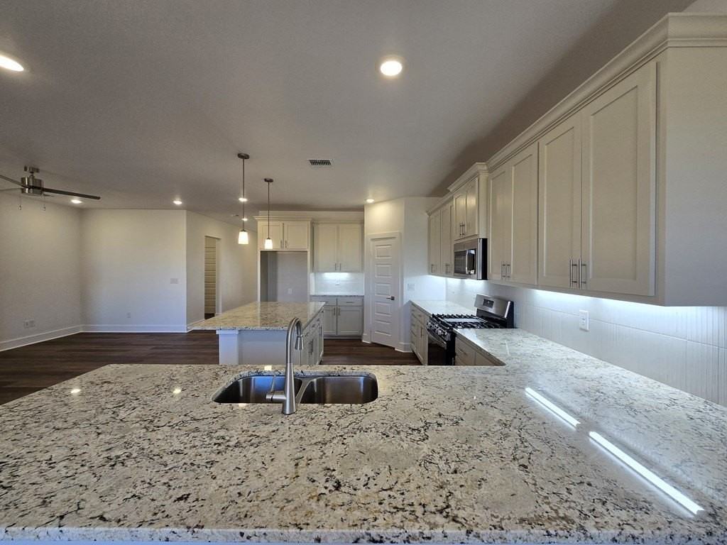 1321 Loess Street - Photo 6 of 23