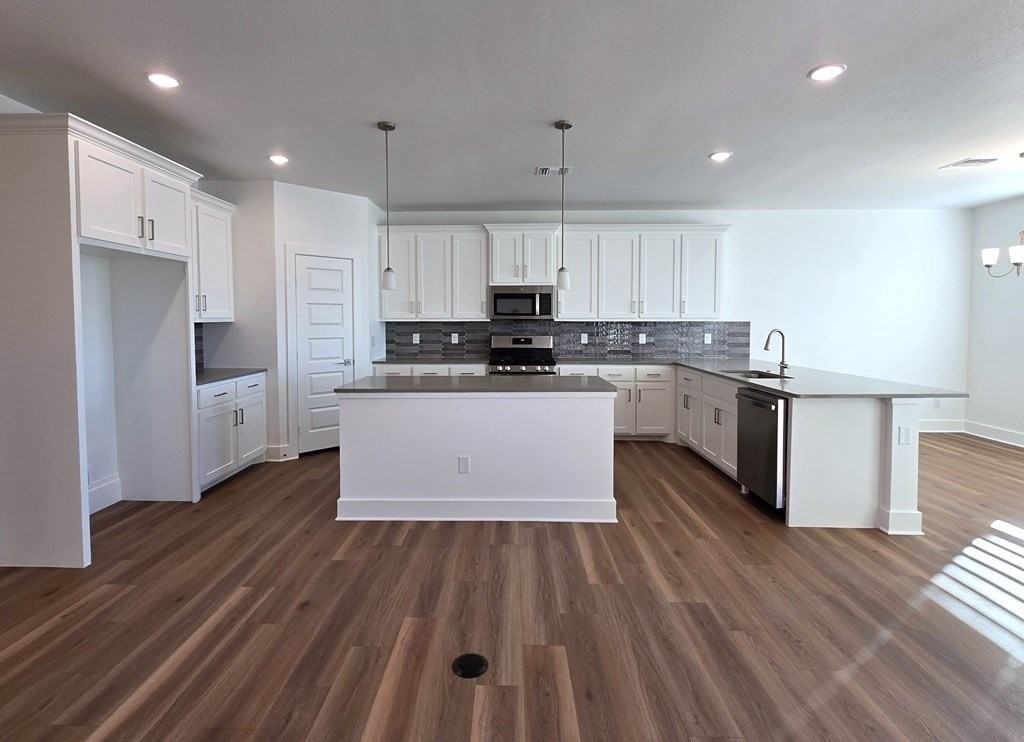 1332 Loess St - Photo 4 of 21