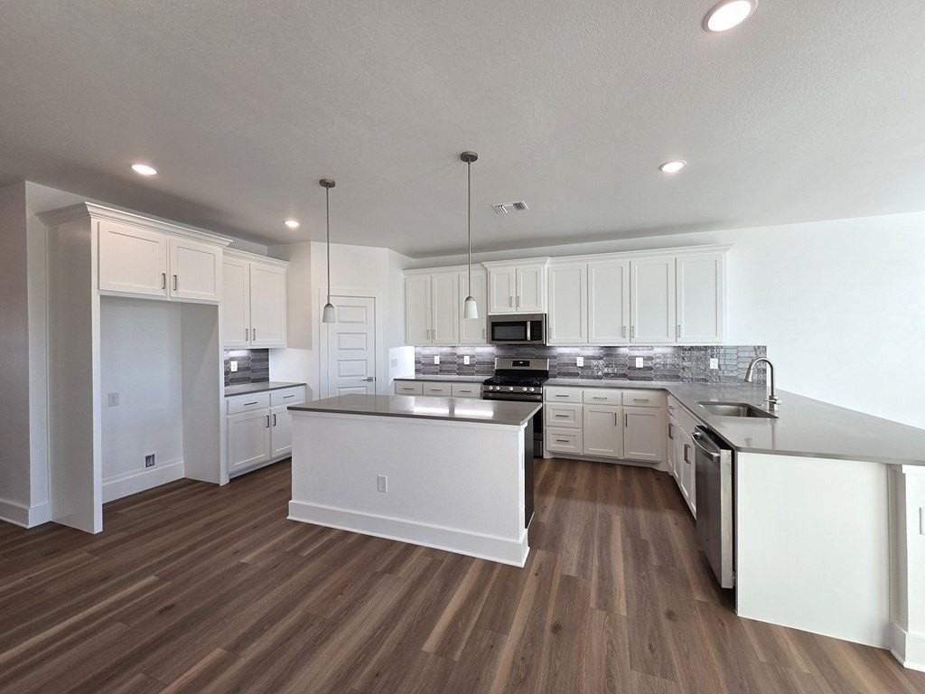 1332 Loess St - Photo 5 of 21