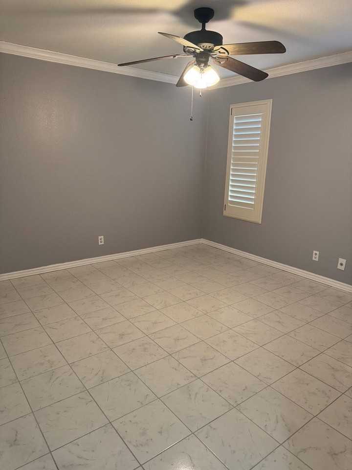 403 Crenshaw Drive - Photo 4 of 15