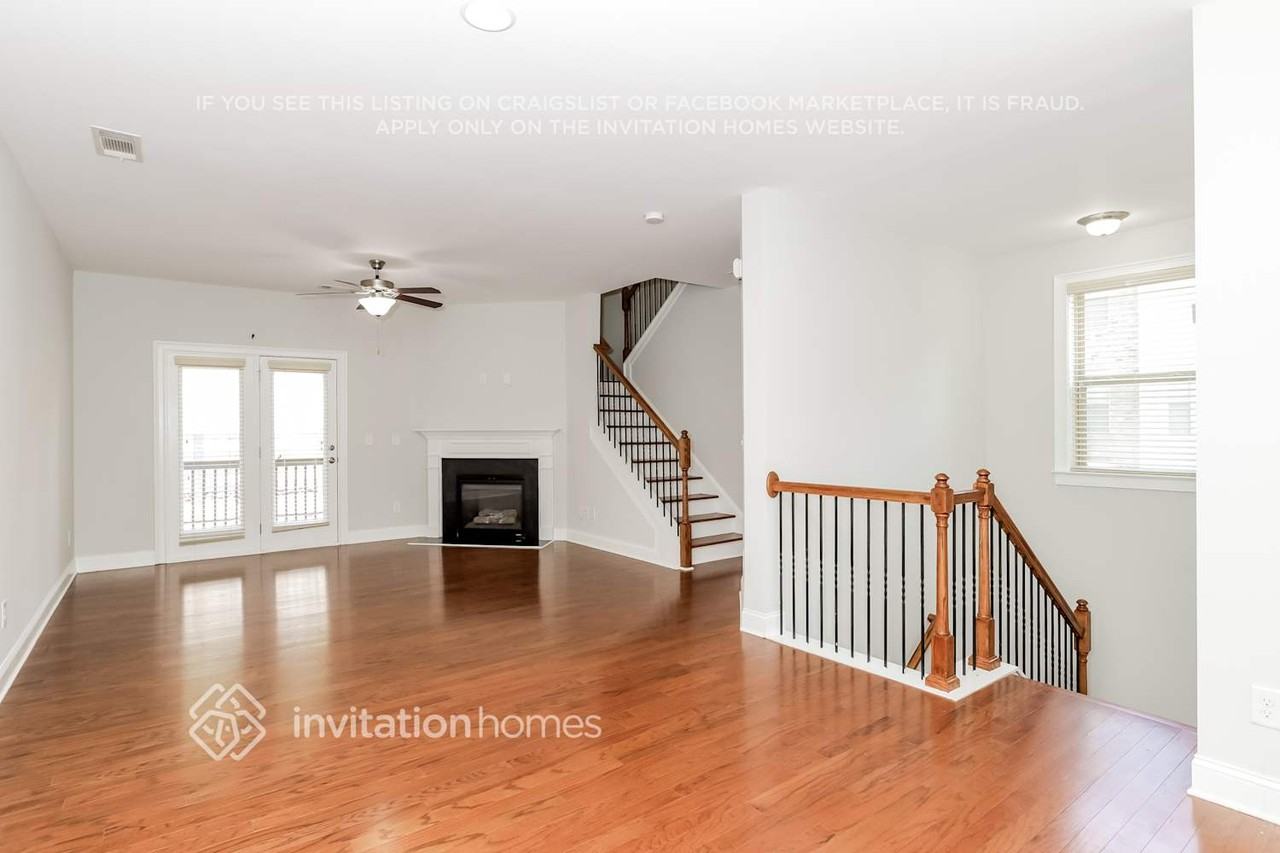 3099 Hallmark Lane - Photo 6 of 18