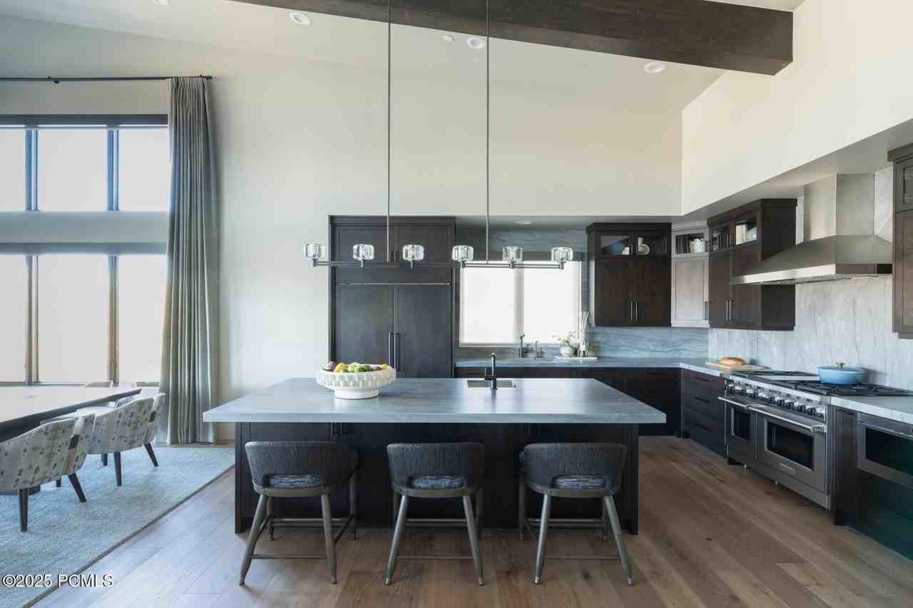 6001 Vista Point Dr - Photo 5 of 23