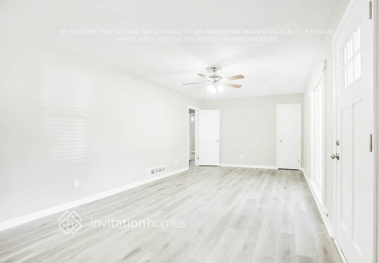 2434 Shamrock Drive - Photo 2 of 20