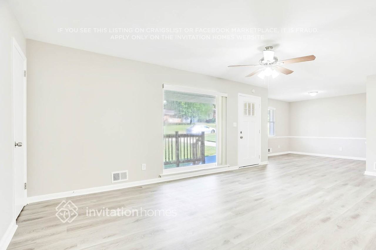 2434 Shamrock Drive - Photo 4 of 20