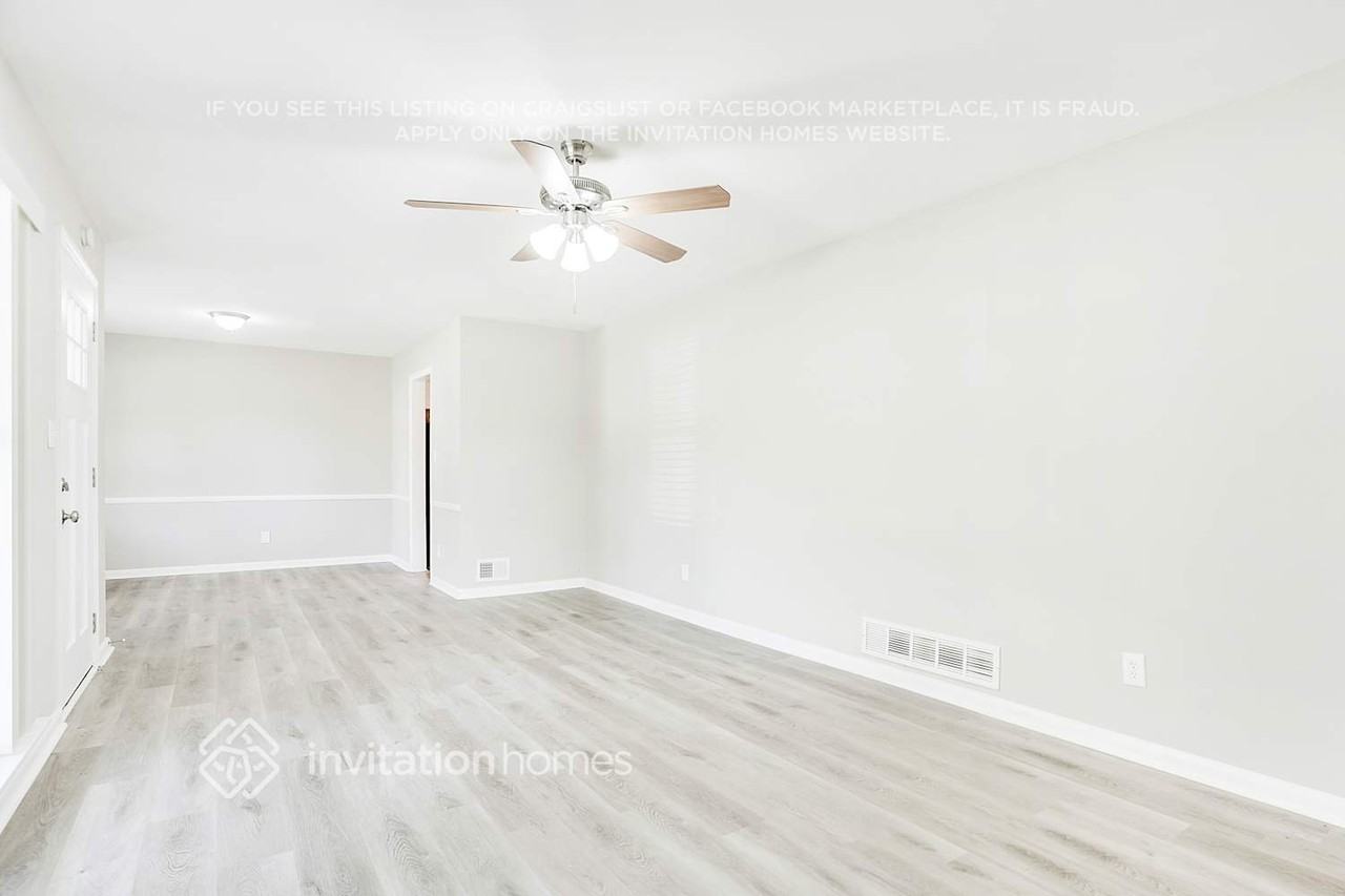 2434 Shamrock Drive - Photo 5 of 20