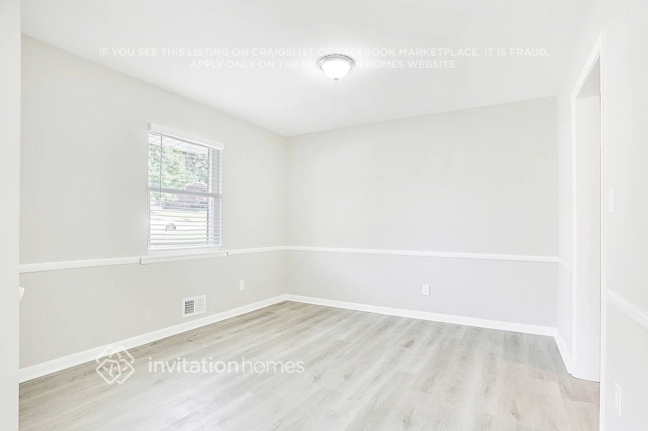 2434 Shamrock Drive - Photo 6 of 20