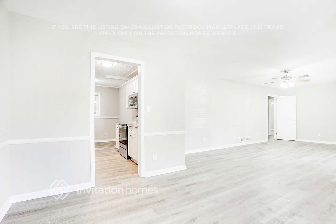 2434 Shamrock Drive - Photo 7 of 20