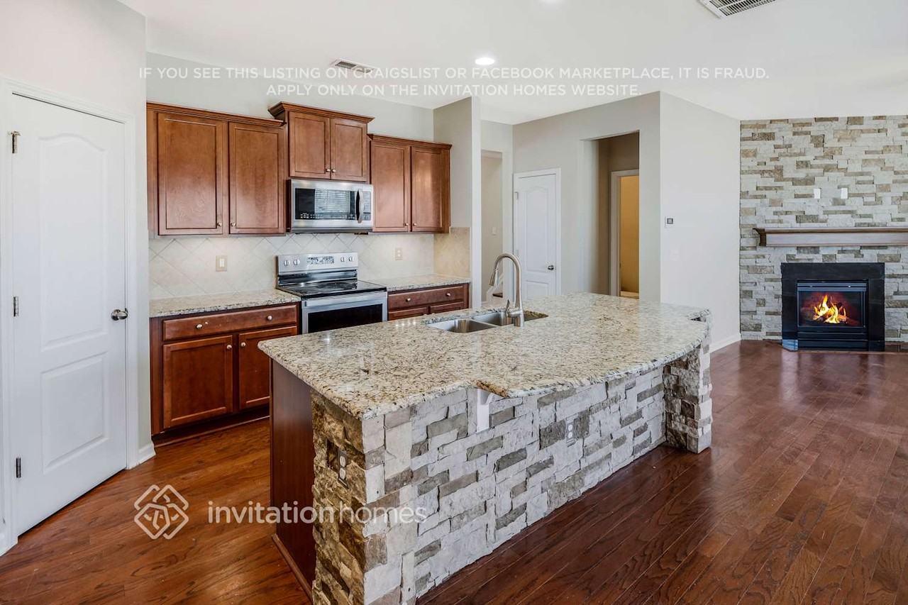 12507 Surreykirt Lane - Photo 5 of 22