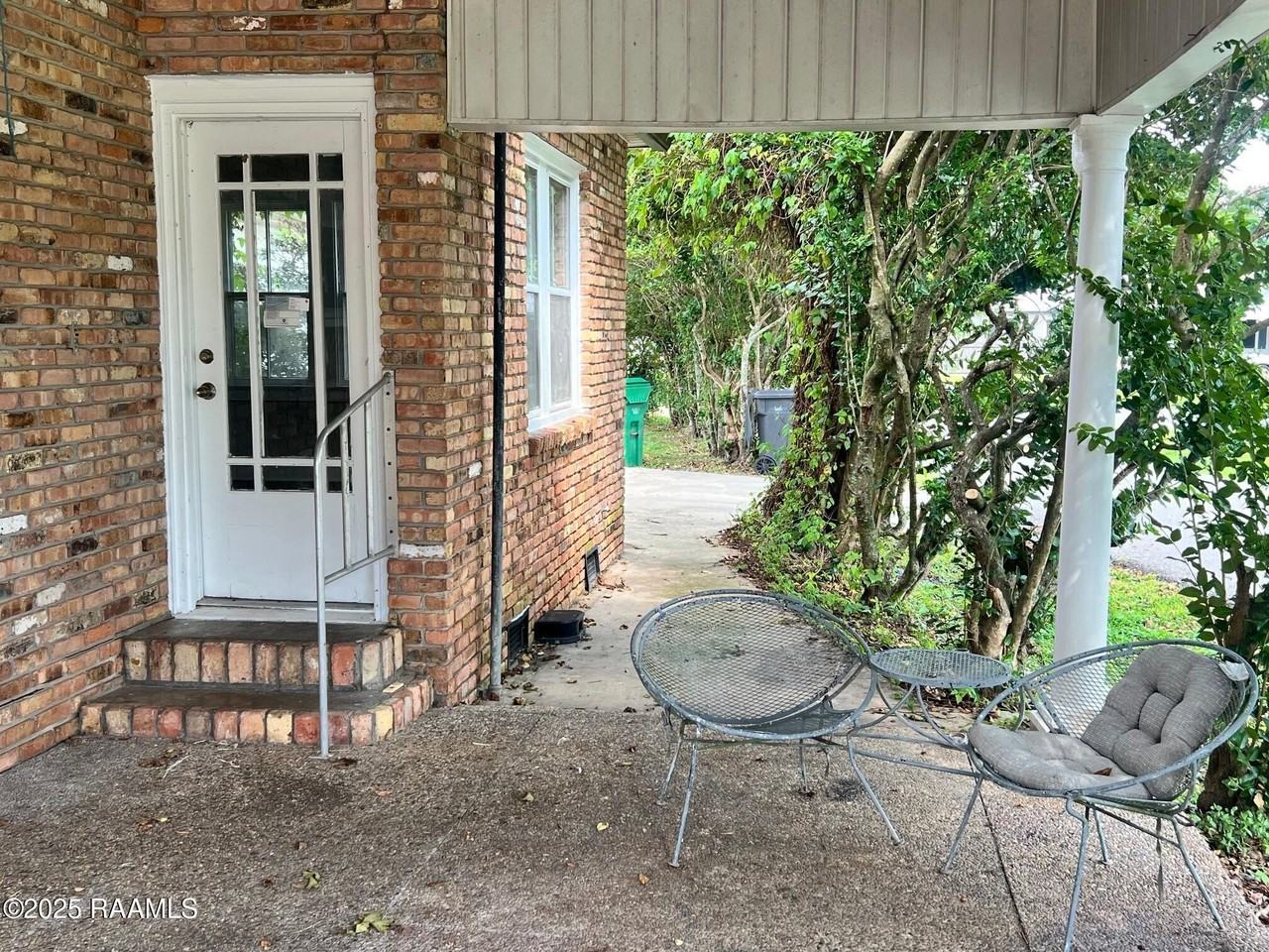 311 South Morgan Avenue - Photo 3 of 19