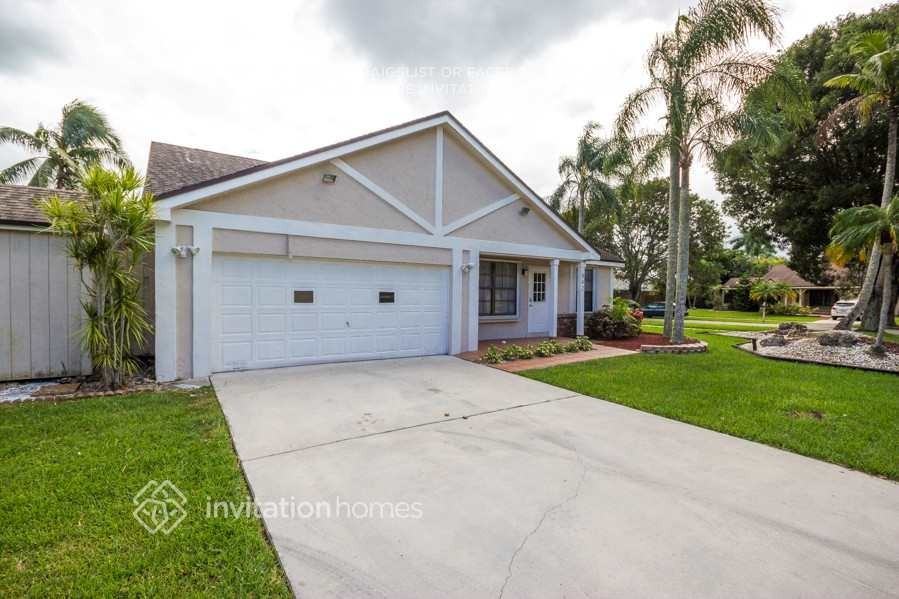 842 Southwest 159th Terrace - Photo 2 of 17