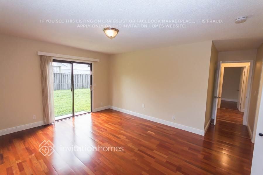 842 Southwest 159th Terrace - Photo 3 of 17