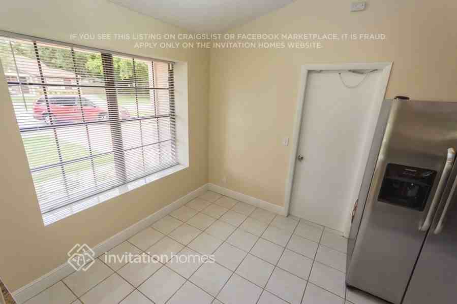 842 Southwest 159th Terrace - Photo 6 of 17