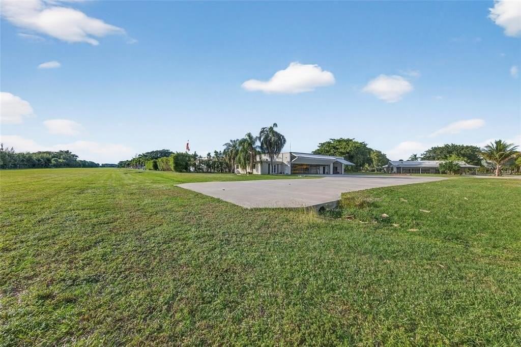 6852 Skyline Dr - Photo 3 of 50