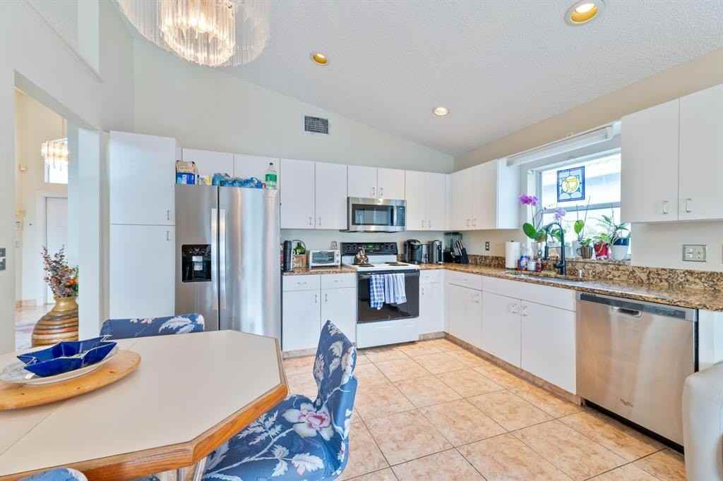 9550 Islamorada Terrace - Photo 5 of 42