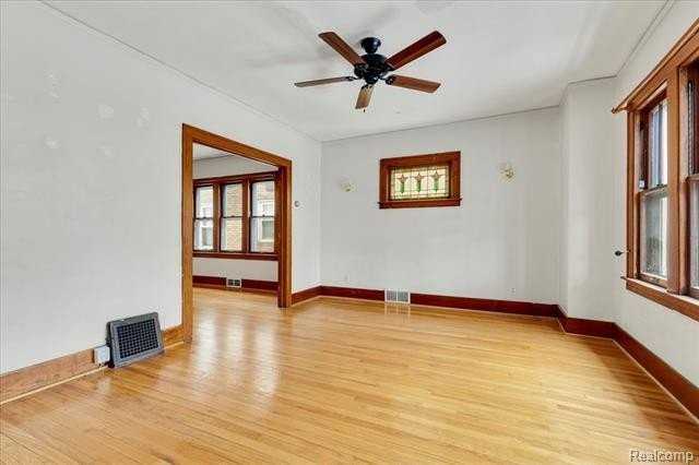 1318 Wayburn Street - Photo 3 of 13